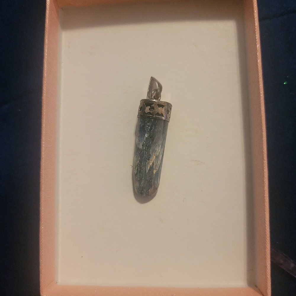 Crystals - Picture 2 of 7